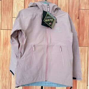 GORE-TEX Arc'teryx Hooded Jacket – Blush Pink 🌸 | Cute & Weather-Proof